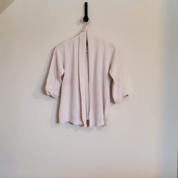 H & M Women’s Cardigan - Picture 2 of 5